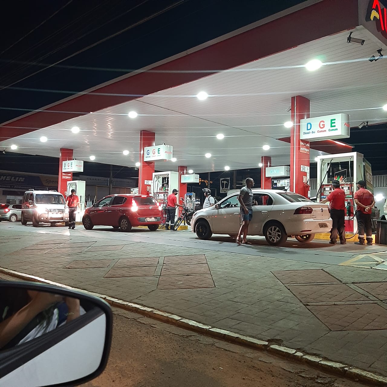 Postos devem reduzir o valor da gasolina, segundo previsões - Arquivo