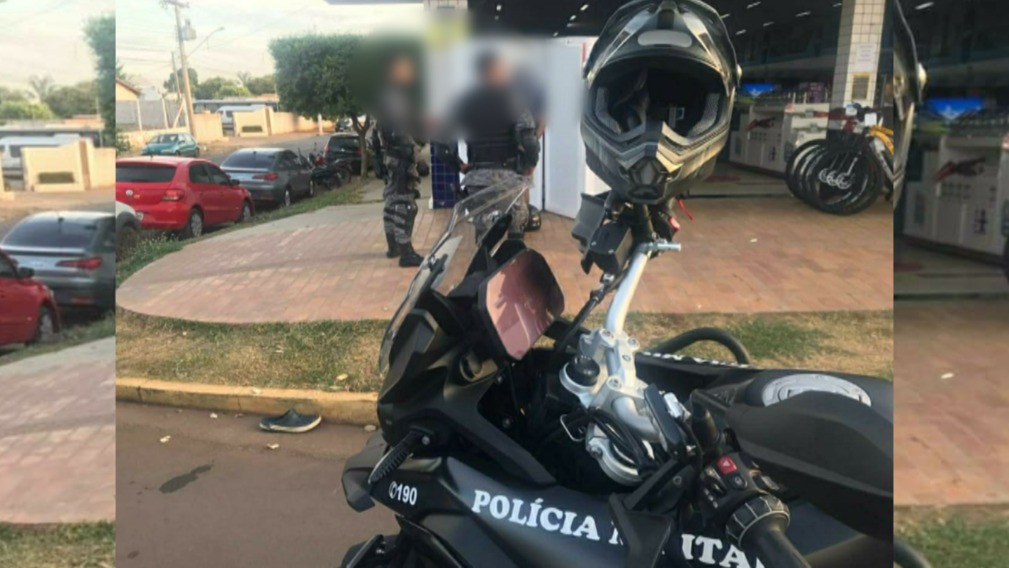 Getam do 2ºBPM recupera moto roubada após suspeito tentar fugir de abordagem policial, no Jardim Alvorada - Divulgação/Polícia Militar