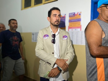 Candidato foi voltar acompanhado da esposa - Foto: Glória Maria