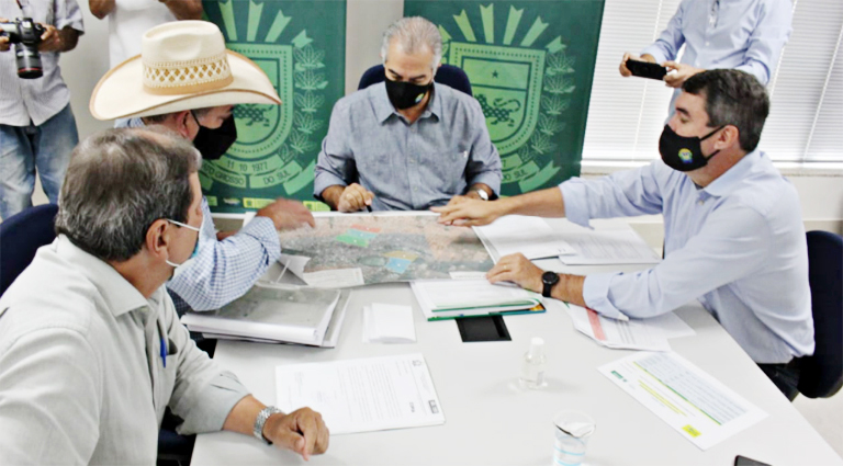 Encontro > Governador e secretários se reuniram com prefeitos da Costa Leste - Divulgação