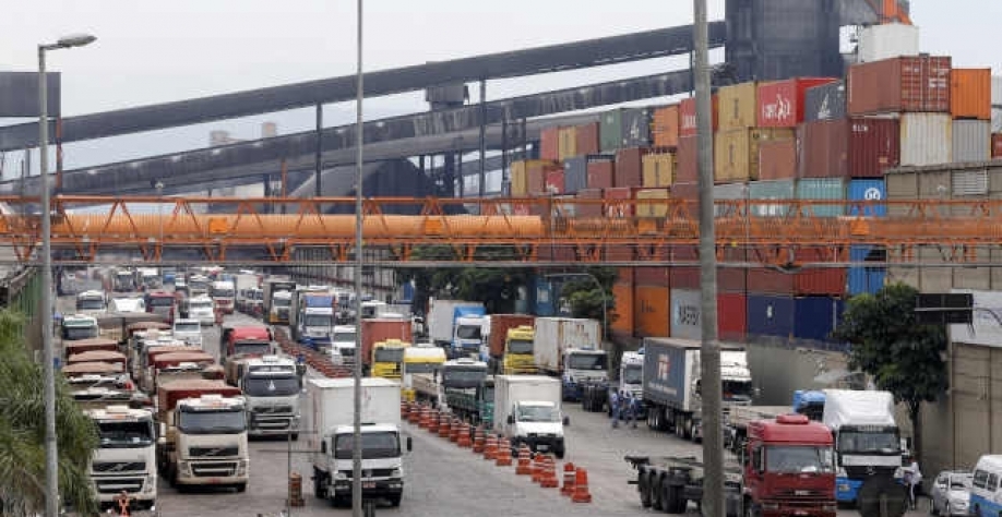 Greve dos caminhoneiros está marcada para segunda-feira dia 1º - Money Times