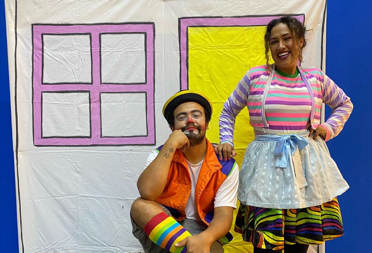 Música e teatro são mesclados para trazer histórias de forma lúdica para as crianças - Foto: Divulgação/ Sesc