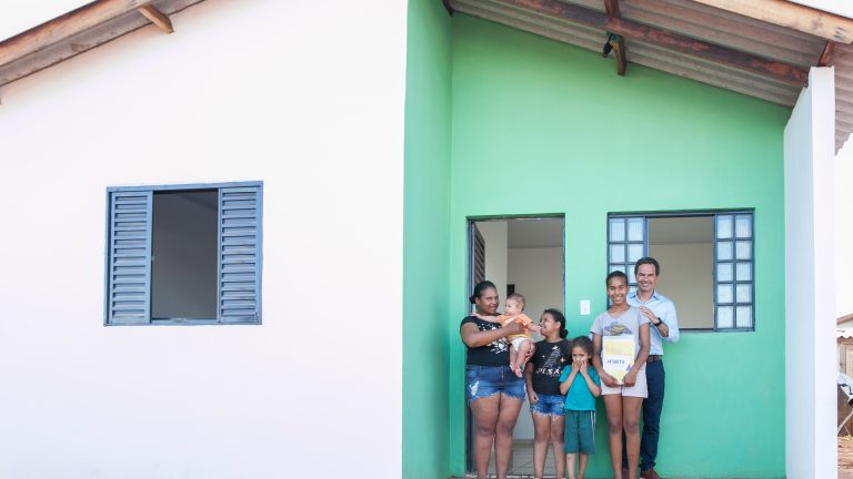 Família de Capital que financiou imovél através de programa social - Foto: Prefeitura de Campo Grande