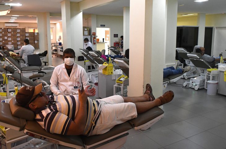 Doadores de sangue no Hemosul - Foto: Bruno Rezende/ Governo do Estado