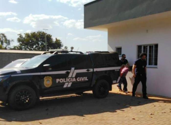 O suspeito foi preso dormindo, na casa dele, em Brasilândia. - Divulgação/Polícia Civil