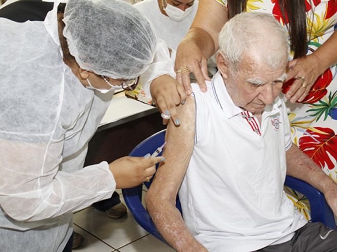 O Posto Avançado de vacinação estará aberto na quinta-feira (4) até as 20h para atender a vacinação contra covid-19 - Divulgação