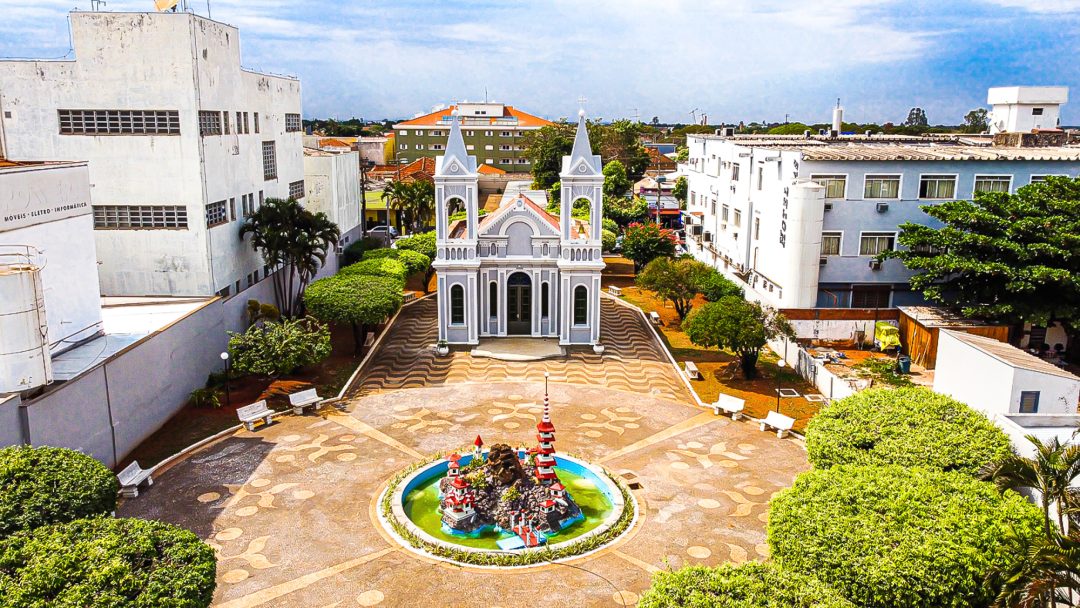 Portões fechados da pracinha da igreja de Santo Antônio em Três Lagoa se deve a ação de Vândalos - Divulgação