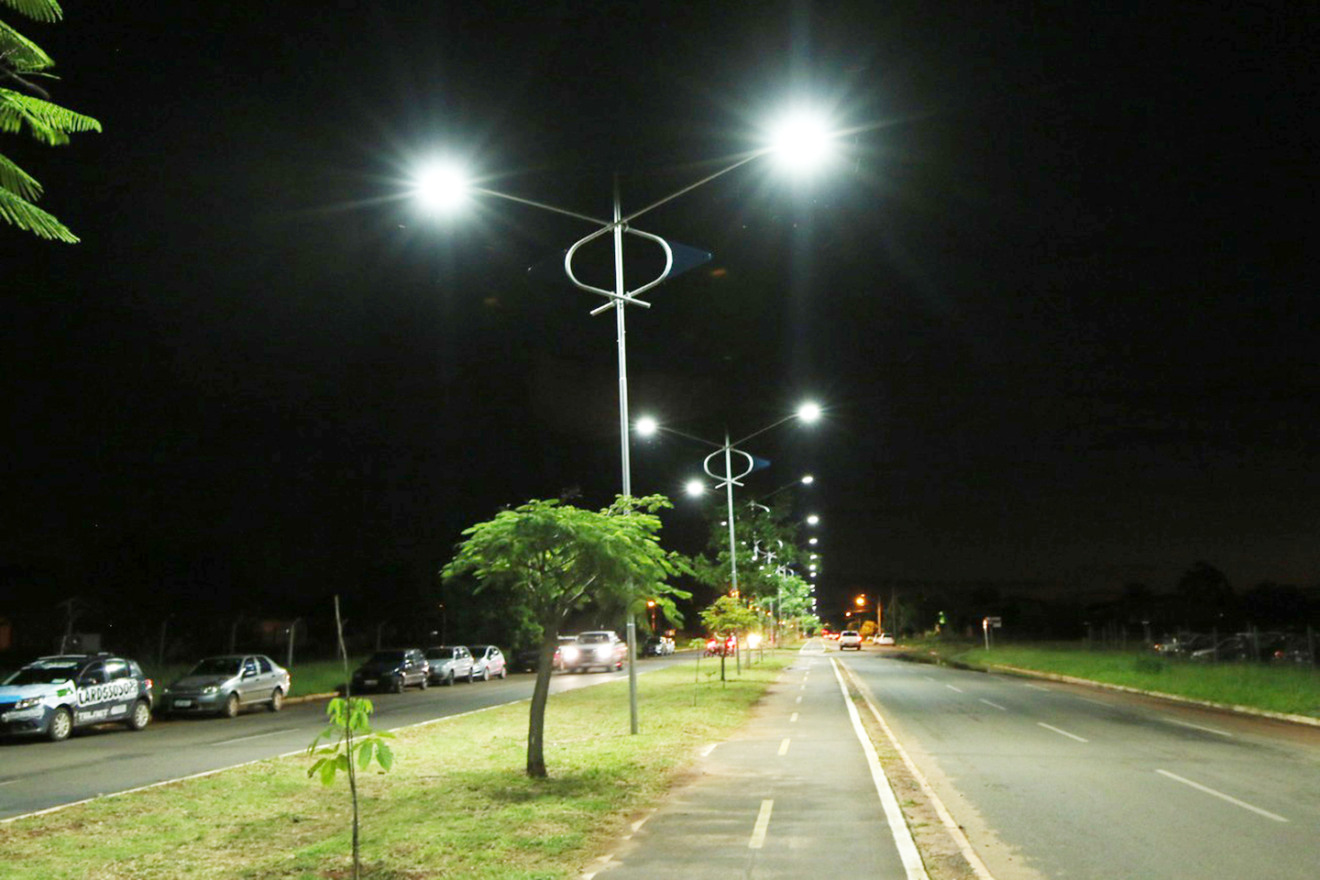 Iluminada > Avenida Antônio Trajano já recebeu lâmpadas de LED - Divulgação Iluminada > Avenida Antônio Trajano já recebeu lâmpadas de LED - Divulgação