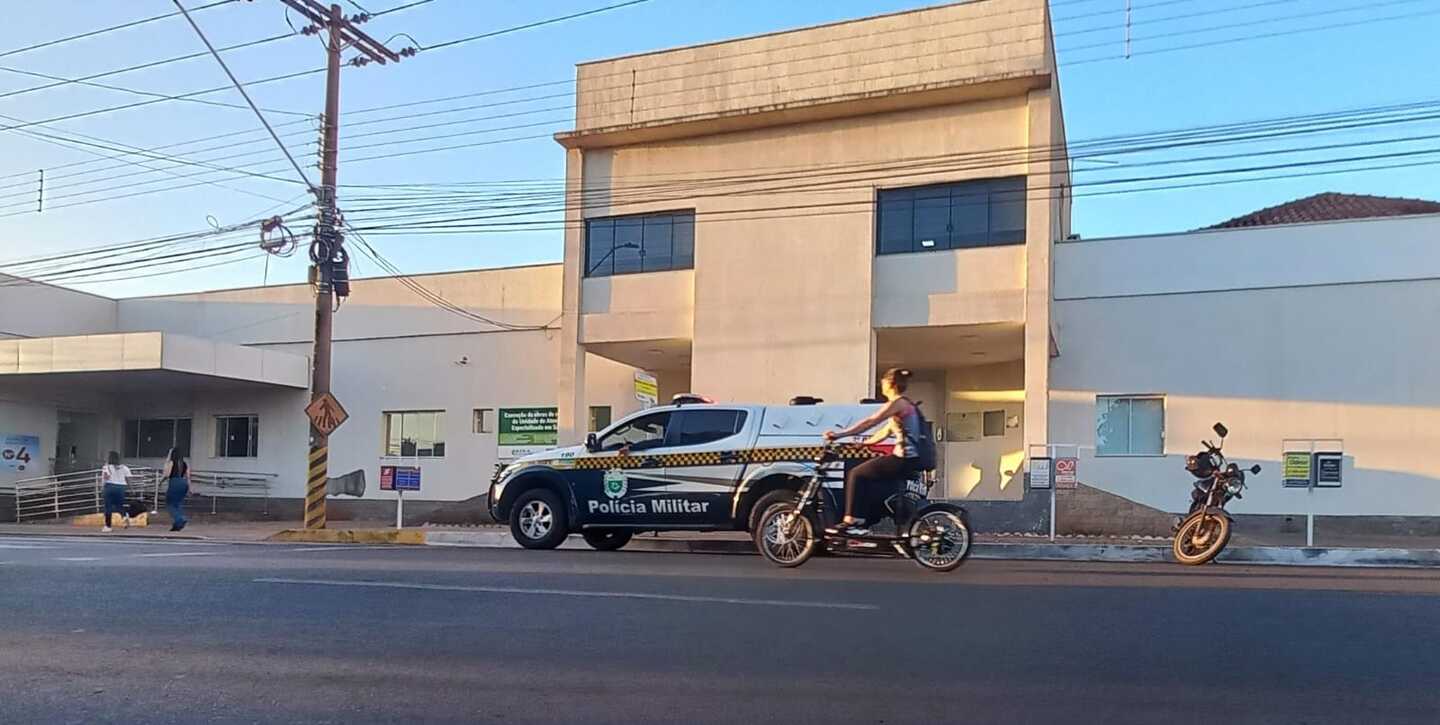 Vítima leva facada no abdômen após cobrar freezer que estaria em oficina para conserto. - Foto: Arquivo/JPNews