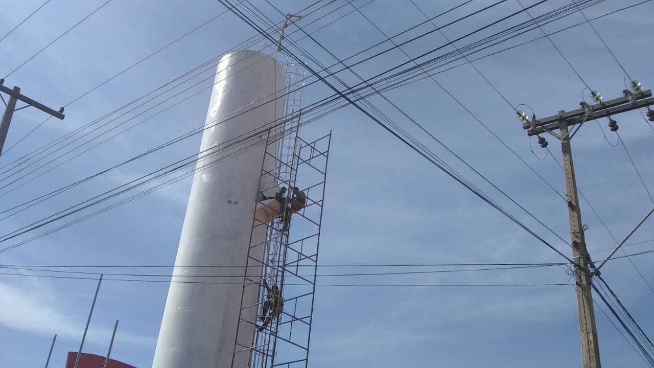 Três trabalhadores passam mal e desmaiam em ambiente confinado - Alfredo Neto/JPNews