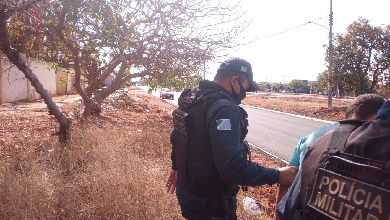 Moradores do Santa Rita flagram furto e segura autor até chegada da PM - Alfredo Neto/JPNews