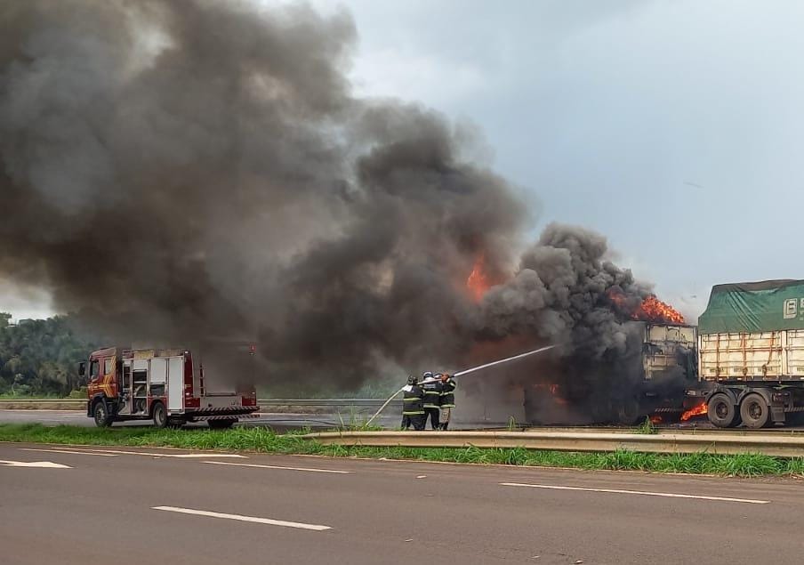 As causas do fogo são desconhecidas - Imagem Cedida