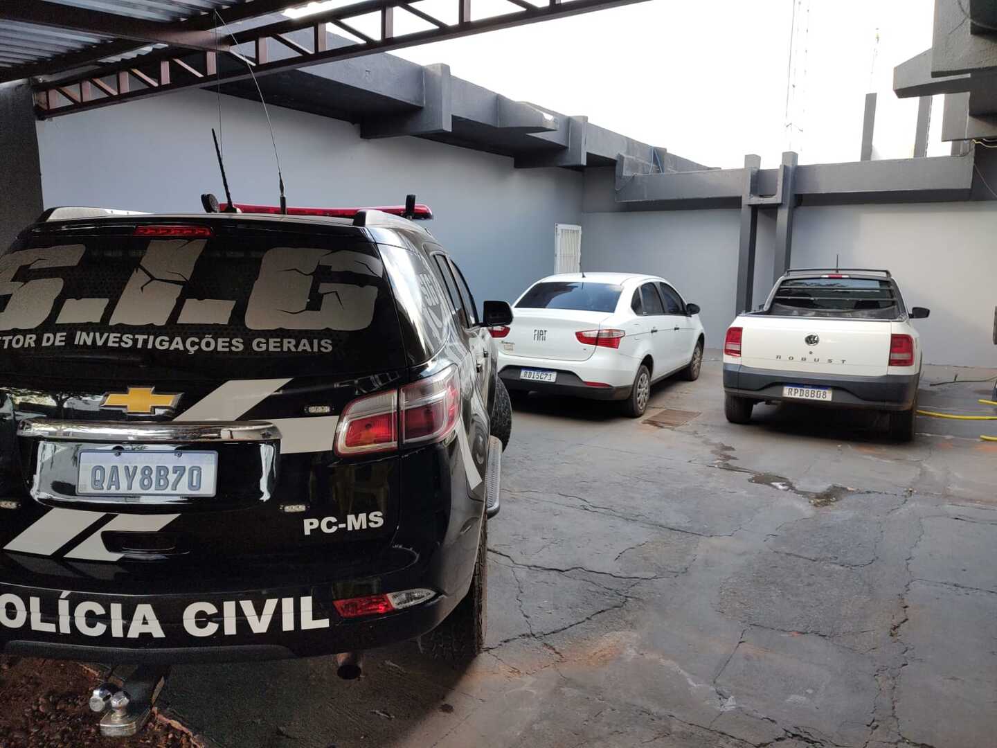 Carros foram achados após rastreador informar localização e vítima entrar em contato com a polícia de Três Lagoas. - Foto: Divulgação/Polícia Civil