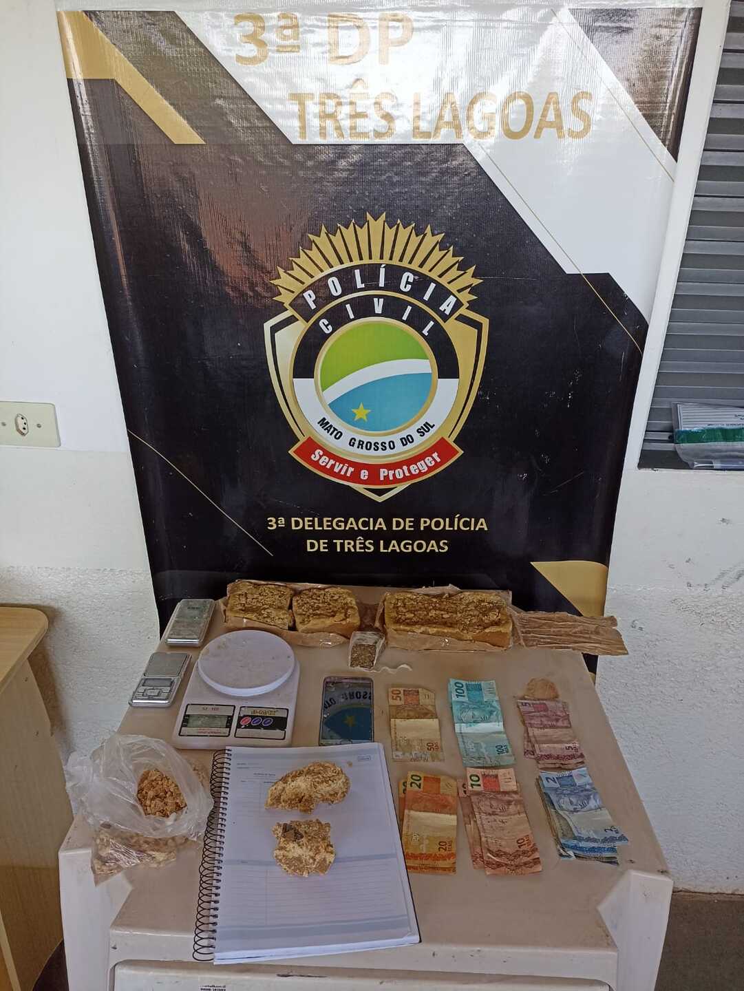 Bar utilizado para distribuição de drogas é fechado pela Polícia Civil