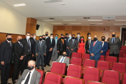 Parlamentares durante a diplomação - Reprodução/Câmara Municipal Parlamentares durante a diplomação - Reprodução/Câmara Municipal