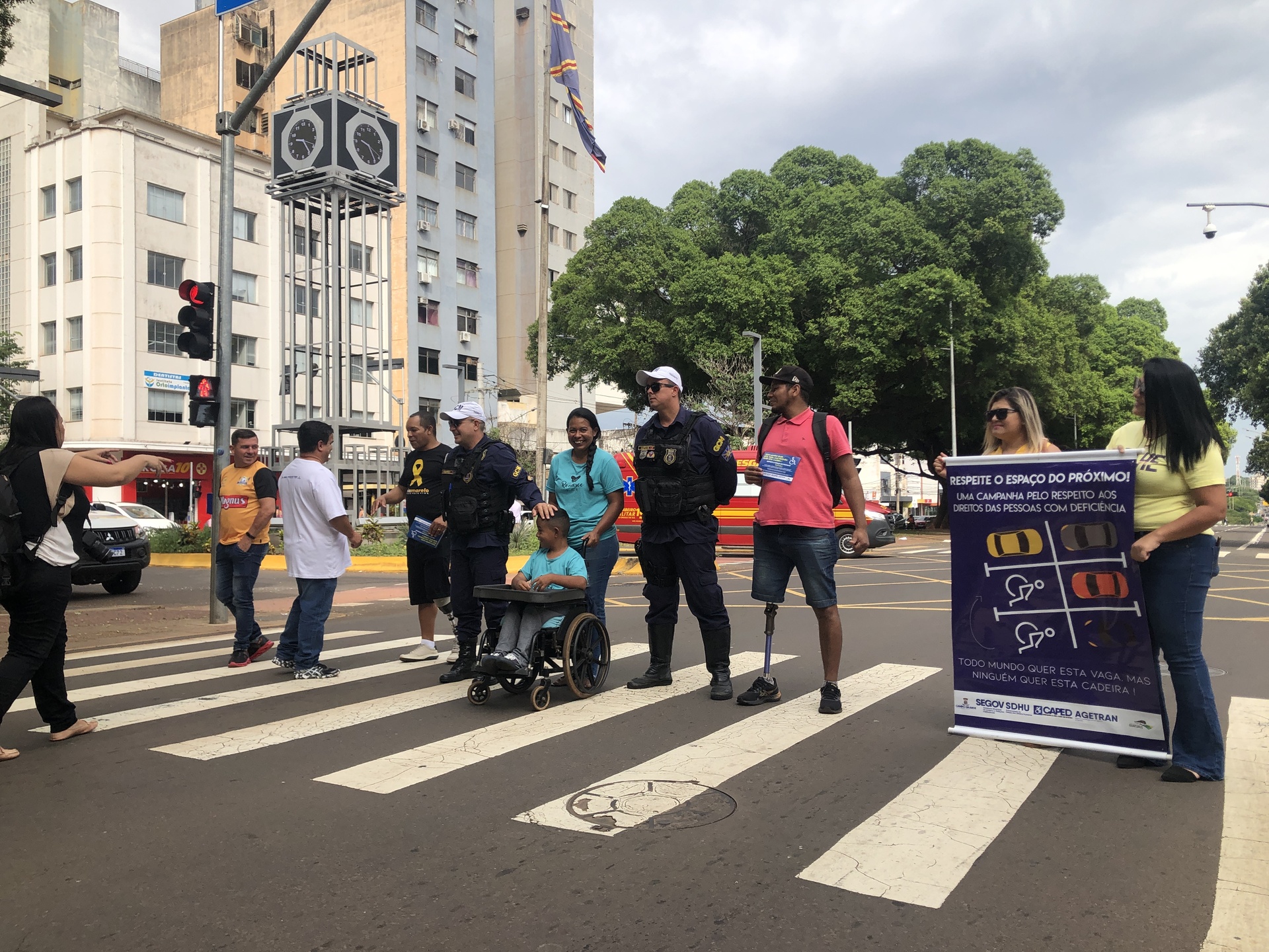 Ação foi realizada no centro da capital para conscientizar a população sobre o respeito às vagas destinadas aos deficientes - Foto: Gerson Wassouf