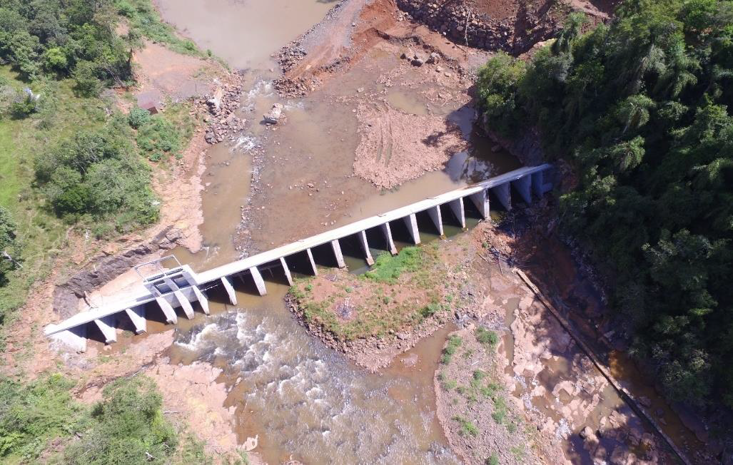 Modelo de barramento que deverá ser construído na CGH Casto no rio Santana - Dilvulgação