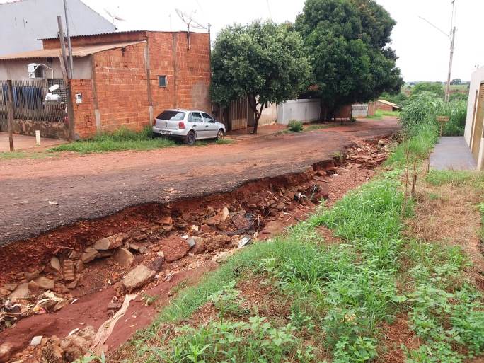 Há bairro região é alvo de reclamações devido buracos formados por intensas chuvas - Alex Santps/JPNEWS