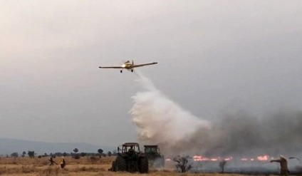 Como ferramenta de combate, avião Air Tractor modelo AT-802F tem capacidade para transportar até 3 mil litros de água, - Foto: Portal MS