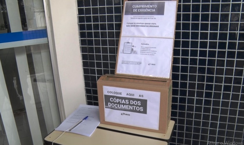 Segurados devem depositar documentos em urna, que fica na porta da agência do INSS, de segunda à sexta-feira, das 7h às 13h. - Arquivo/JPNEWS