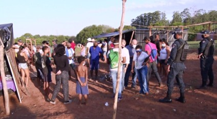 Famílias alegam que não conseguem pagar aluguel e área não cumpre a função social - Ana Cristina Santos /JPNews