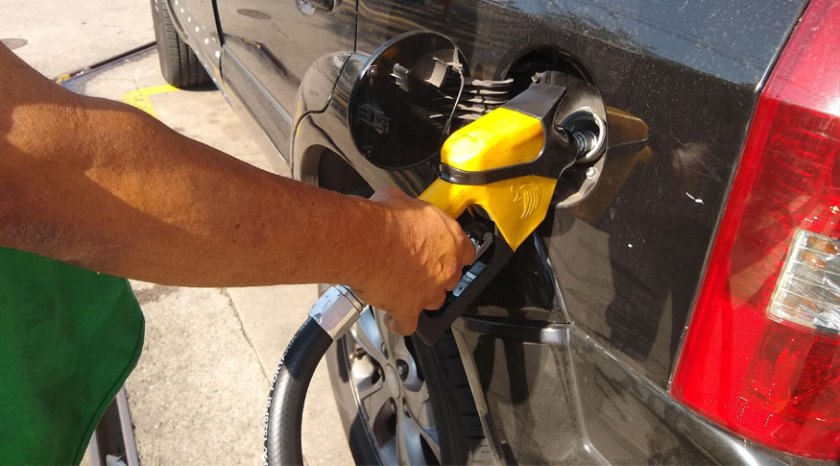 Gasolina subiu 5,18%, e foi o maior impacto individual (0.25 p.p.) no índice de setembro. - Divulgação/Agência IBGE Notícias