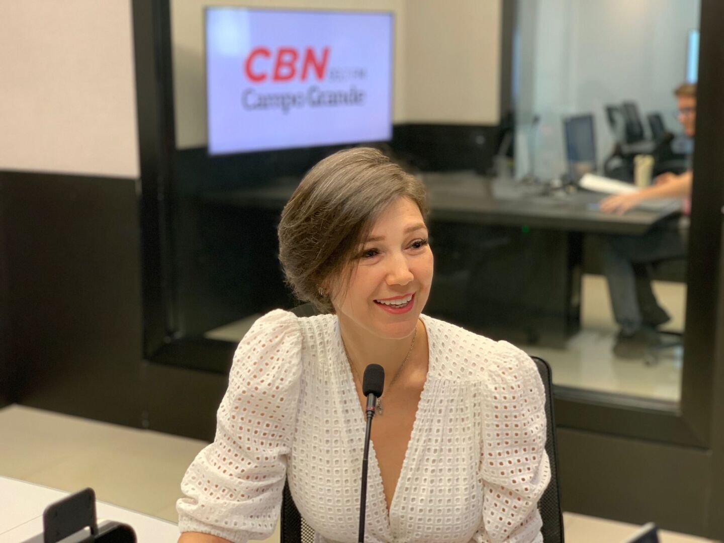 Colunista, Juliana Gambim, terá programa Em 2024 - Foto: Duda Schindler/CBN-CG