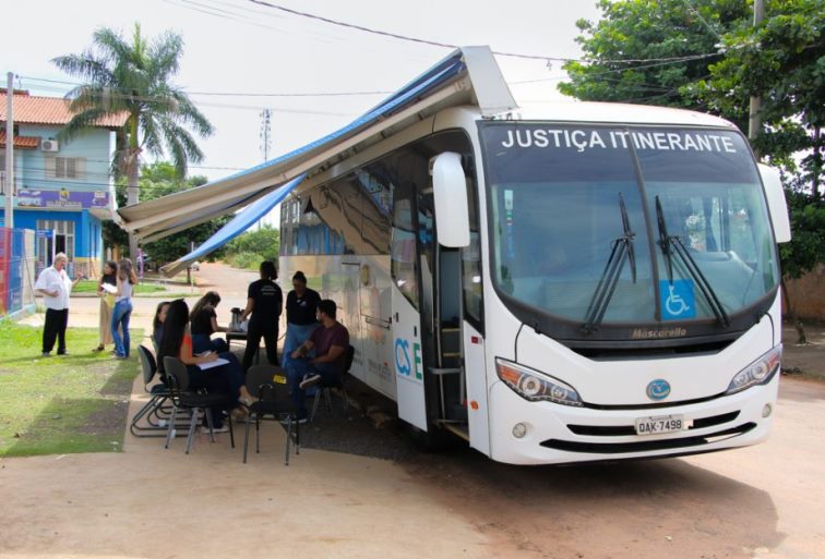 O ônibus do TJMS ficará na Escola Estadual Afonso Francisco Xavier Trannin - Divulgação/Assessoria