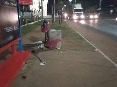 Usuários de drogas, na esquina do Parque de Exposições, voltam a gerar problemas. - Arquivo/JPNews