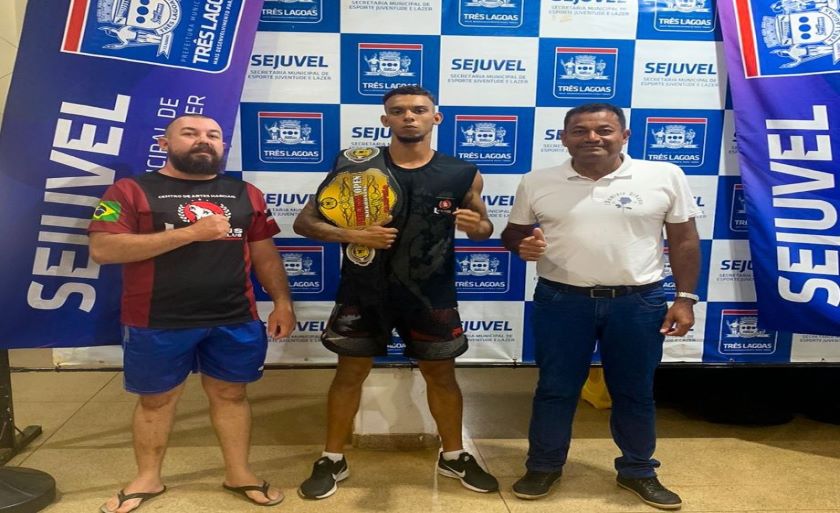 O kickboxer derrotou o paulista Luiz Sayajin na luta decisiva - Divulgação