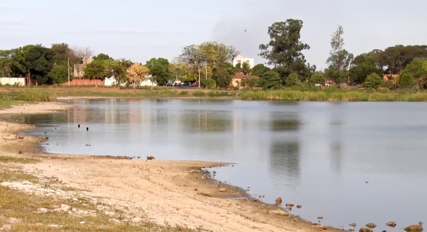 A bacia de contenção é impróprio para banho e gera risco de afogamento, além de contaminação por doenças, segundo a Defesa Civil. - Prefeitura de Três Lagoas