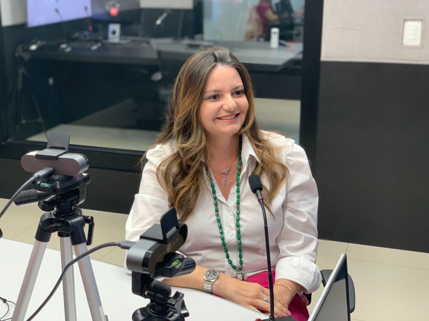 Letícia Almeida, dermatologista durante entrevista nesta quinta-feira (11) - Duda Schindler/CBN-CG