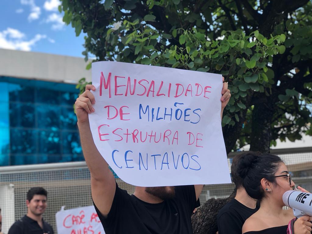 Mensalidade do Curso de Medicina sem descontos, pode chegar até R$ 14,5 mil - Foto: Thais Cintra