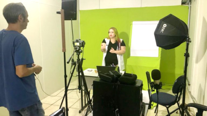 sem mudanças > Alunos da Reme vão continuar com aulas pela TV Reme - divulgação/pmcg