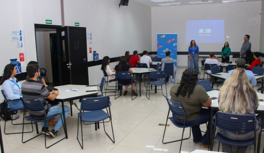 A palestra aconteceu no auditório do Sebrae, onde a equipe da SEMEA explanou o passo a passo para adquirir o licenciamento ambiental - Divulgação/Assessoria