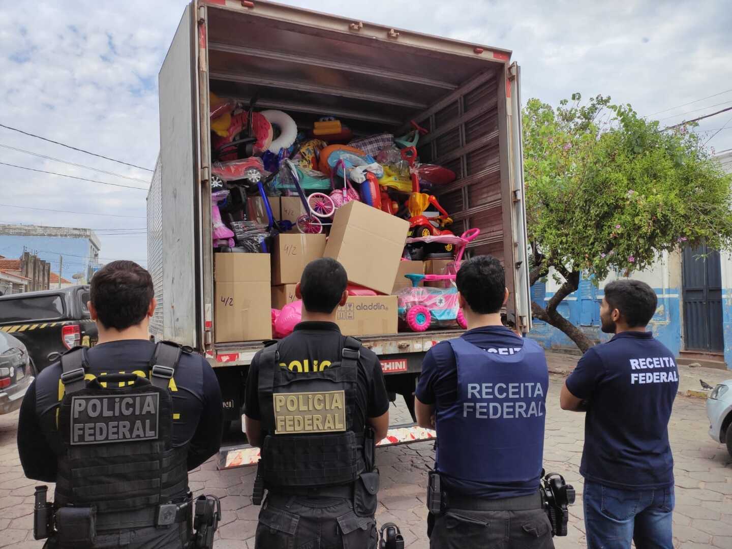 Mercadorias apreendidas no comércio de Corumbá - Foto: Divulgação