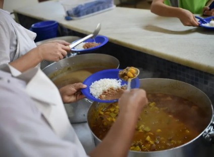Os merendeiros também vão atuar nas unidades de educação do município - Foto: Agência Brasil Os merendeiros também vão atuar nas unidades de educação do município - Foto: Agência Brasil