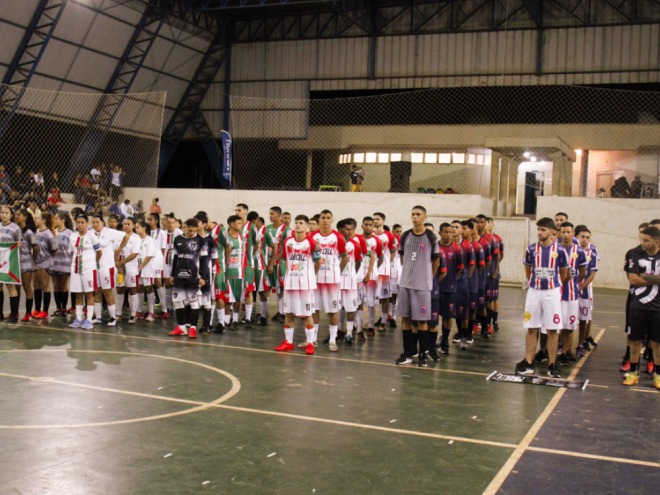 A abertura aconteceu na Escola Estadual Aracilda Cícero Correa da Costa, onde ocorreram jogos na sexta, sábado e domingo o dia todo - Divulgação