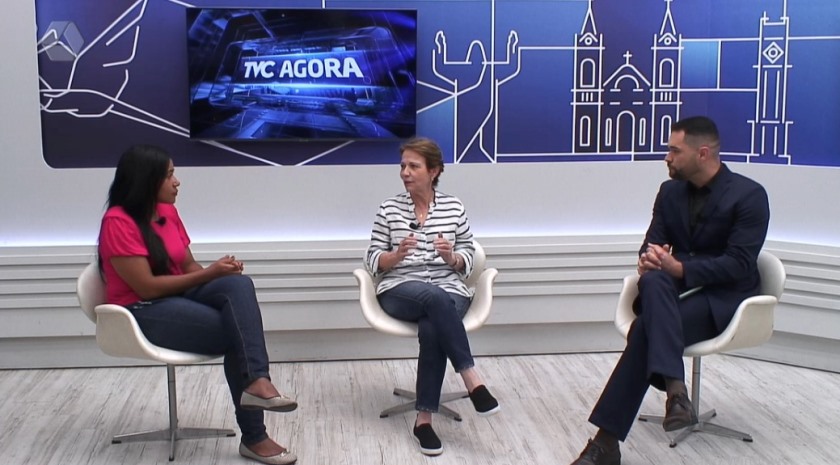 Ministra participou de entrevista com os apresentadores Rudnei Vieira e Ana Cristina Santos. - Reprodução/TVC