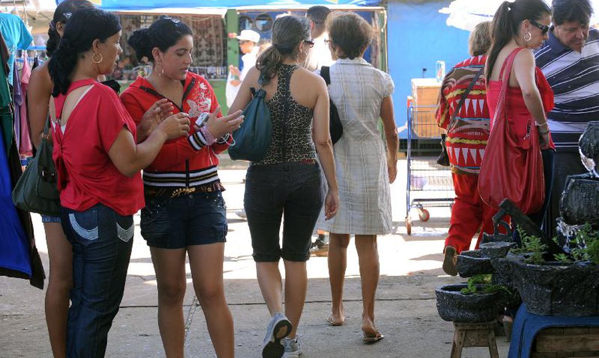 Governo Federal vai encaminhar para o Congresso proposta que garante salários iguais entre homens e mulheres - Divulgação / Agência Brasil