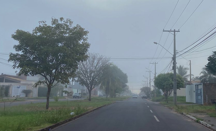 Um denso nevoeiro se formou nas primeiras horas da manhã de terça - Israel Espíndola/RCN67