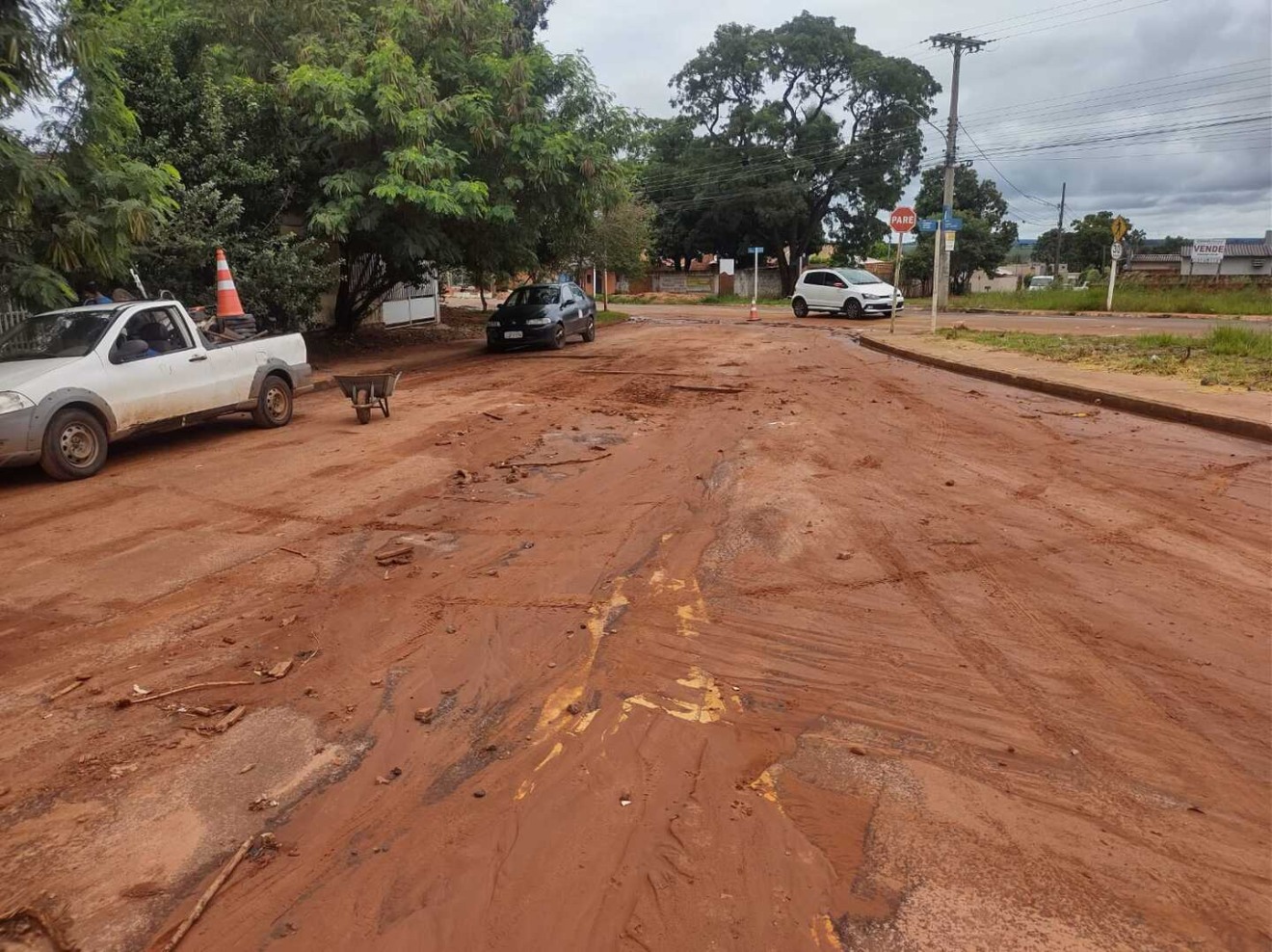 Avenida sofre com alagamento e lama em dias de chuva - Foto: Bruno Nascimento CBN/CG