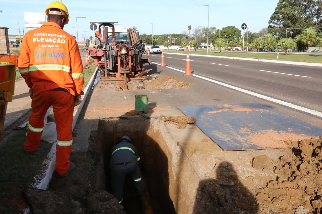 Obras de expansão da rede de gás natural avançam na Capital - Edemir Rodrigues/Divulgação Portal do MS