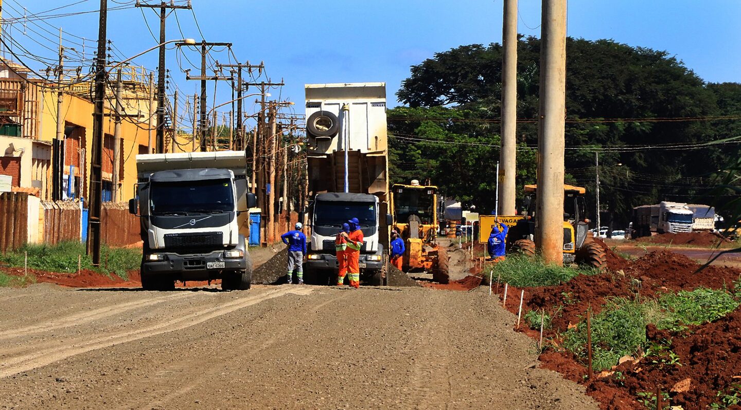 Contratos de construção de ponte no município do interior e pavimentação na capital foram publicadas no Diário Oficial - Foto: Divulgação/Agesul