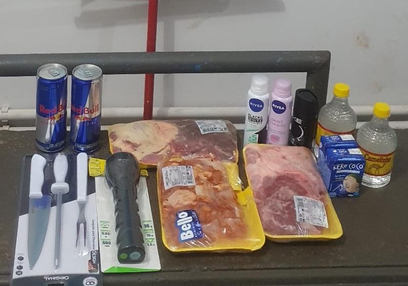 Homem é flagrado furtando supermercado, parte para à briga com segurança e acaba preso com a chegada da PM no local - Divulgação/Polícia Civil