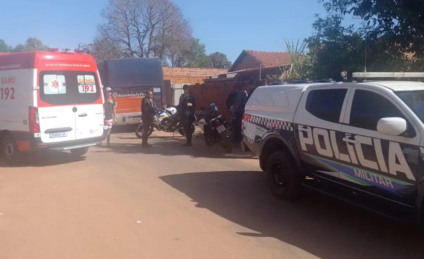 O homem foi agredido por moradores após a colisão contra o muro - Divulgação/2°BPM O homem foi agredido por moradores após a colisão contra o muro - Divulgação/2°BPM