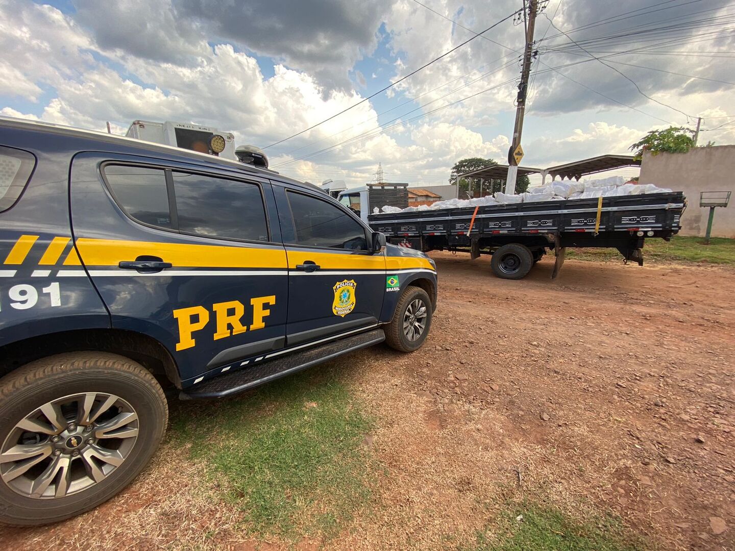 Maconha estava armazenada em galpão no bairro Itamaracá. - Foto: Divulgação