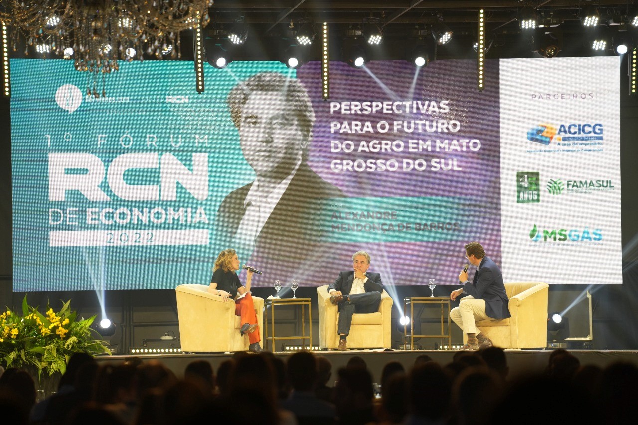 Natuza Nery, Alexandre Mendonça e Eder Campos durante debate - Cyro Clemente/CBN CG