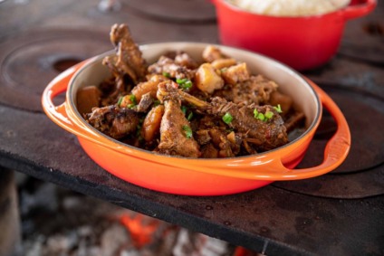 Guisado de frango caipira - Foto: Paulo Machado