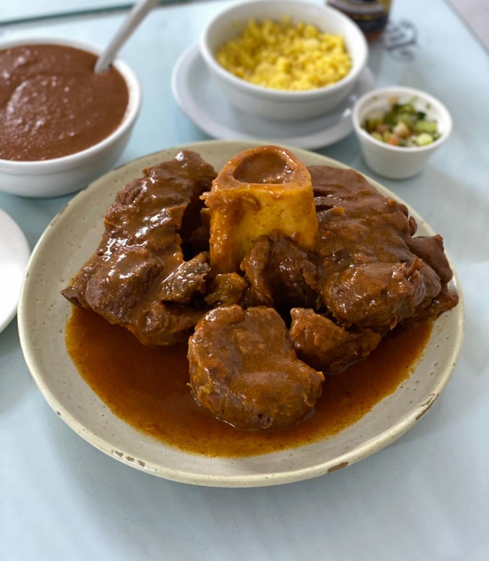 Restaurante Seu Luna, tradicional casa com saborosos pratos como o chambaril, cabidela e miúdos - Foto: Paulo Machado